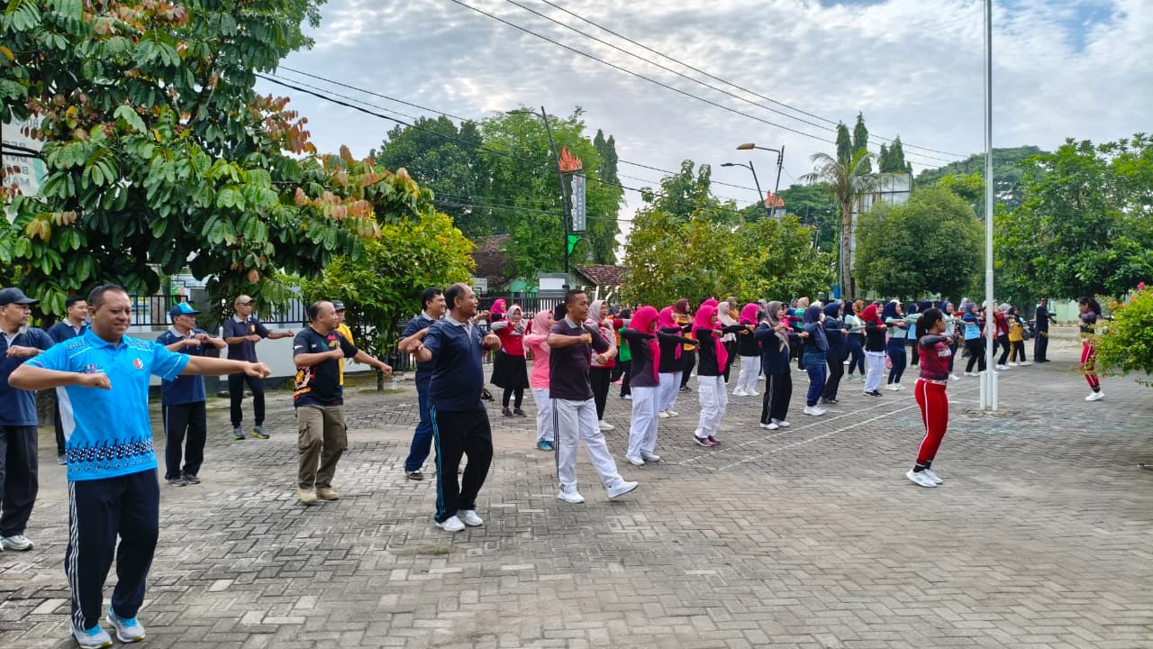 SENAM BAHAGIA, MAKMUR, MEMBANGGAKAN